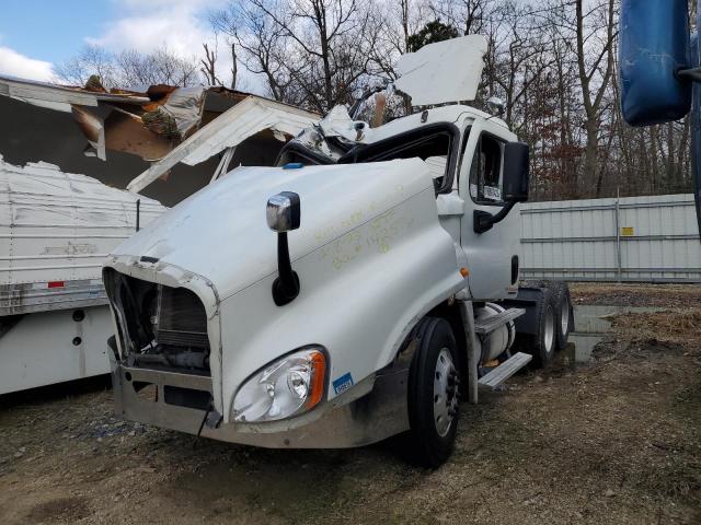 1FUJGEDR7ASAP7908 - 2010 FREIGHTLINER CASCADIA 1 WHITE photo 2