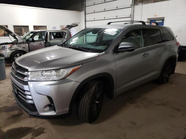 5TDBZRFH5JS853914 - 2018 TOYOTA HIGHLANDER LE GRAY photo 1