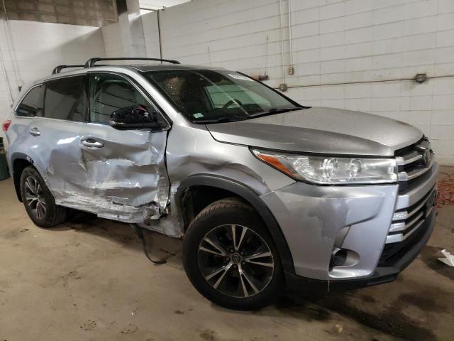 5TDBZRFH5JS853914 - 2018 TOYOTA HIGHLANDER LE GRAY photo 4