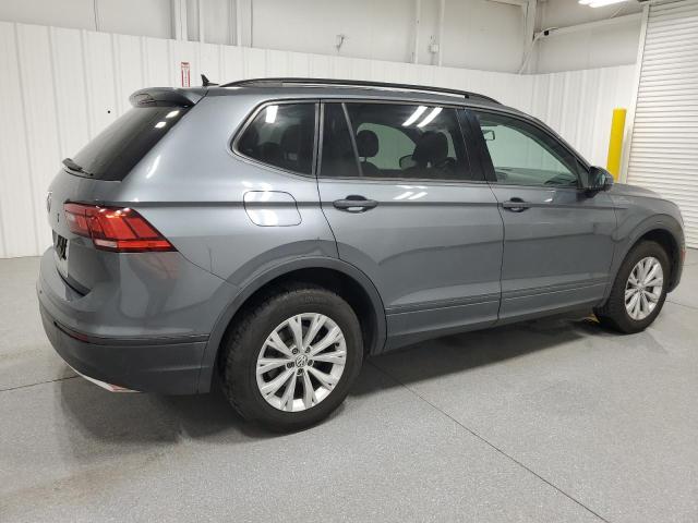 3VV1B7AX4LM098620 - 2020 VOLKSWAGEN TIGUAN S 灰色 照片 3