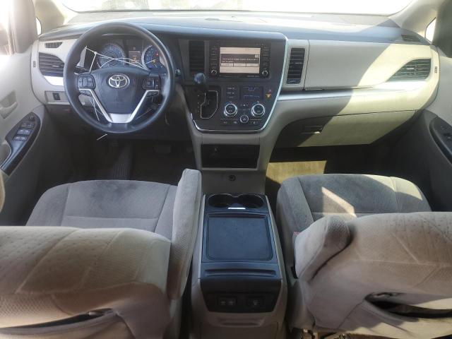 5TDKZ3DCXJS903114 - 2018 TOYOTA SIENNA LE Boz foto 8