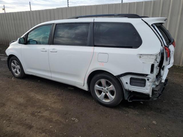 5TDKK3DC0DS388472 - 2013 TOYOTA SIENNA LE WHITE photo 2