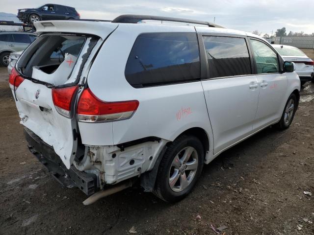 5TDKK3DC0DS388472 - 2013 TOYOTA SIENNA LE WHITE photo 3