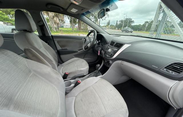 KMHCT4AE5HU333302 - 2017 HYUNDAI ACCENT SE SILVER photo 5