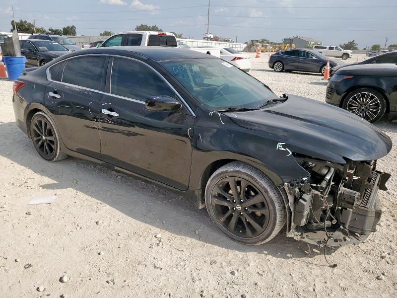 1N4AL3AP6JC184343 - 2018 NISSAN ALTIMA 2.5 შავი ფოტო 4