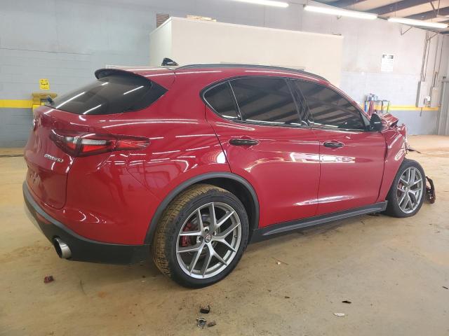 ZASFAKNN4J7B89937 - 2018 ALFA ROMEO STELVIO TI SPORT RED photo 3
