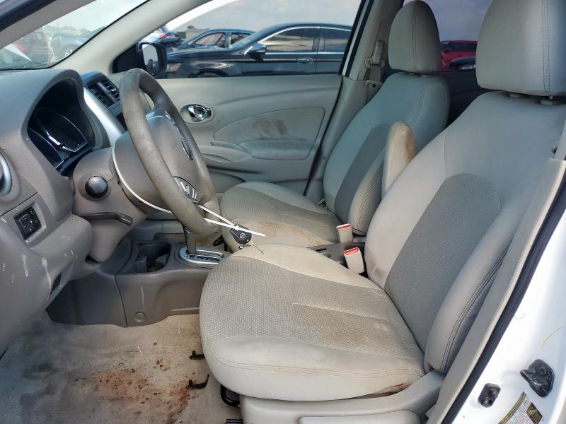 3N1CN7APXFL821009 - 2015 NISSAN VERSA S WHITE photo 7