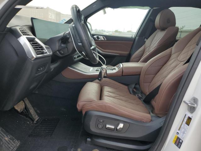 5UX43EU04R9U93981 - 2024 BMW X5 XDRIVE50E WHITE photo 7