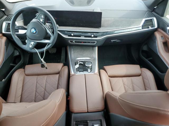 5UX43EU04R9U93981 - 2024 BMW X5 XDRIVE50E WHITE photo 8