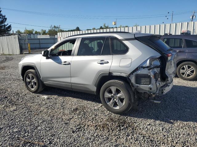 2T3P1RFV3RW412277 - 2024 TOYOTA RAV4 XLE SILVER photo 2