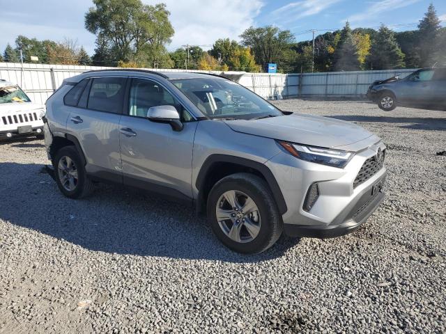 2T3P1RFV3RW412277 - 2024 TOYOTA RAV4 XLE SILVER photo 4
