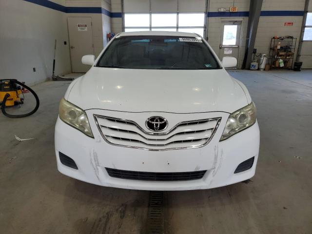 4T1BF3EK8BU591737 - 2011 TOYOTA CAMRY BASE WHITE photo 5