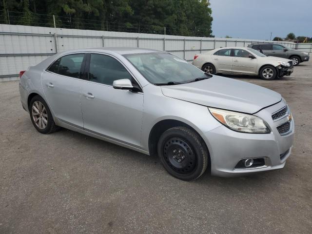 1G11E5SAXDF310094 - 2013 CHEVROLET MALIBU 2LT 银色 照片 4