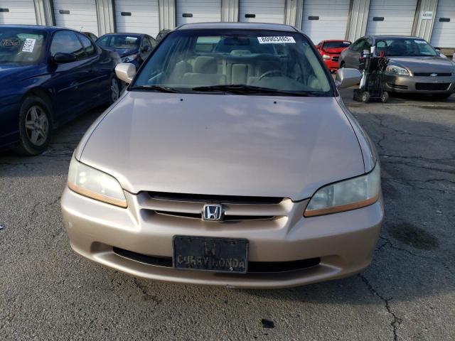 1HGCG5642YA109521 - 2000 HONDA ACCORD LX TAN photo 5