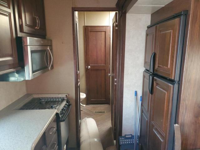 4YDF37523E4731104 - 2014 KEYSTONE MONTANA TWO TONE photo 6