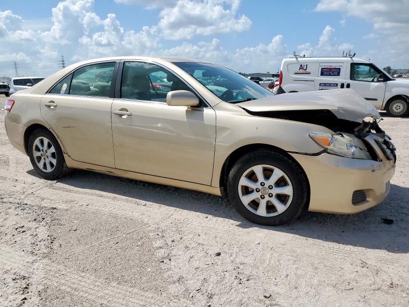 4T1BF3EK1BU196458 - 2011 TOYOTA CAMRY BASE ذهبي صورة 4