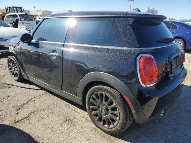 WMWXP5C51G3B77096 - 2016 MINI COOPER BLACK photo 2