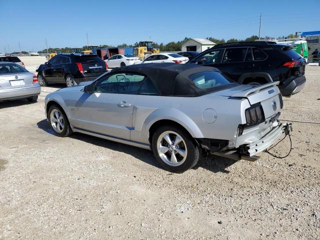 1ZVFT85H675319900 - 2007 FORD MUSTANG GT SILVER photo 2