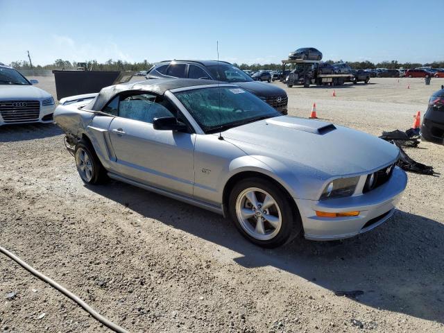 1ZVFT85H675319900 - 2007 FORD MUSTANG GT SILVER photo 4