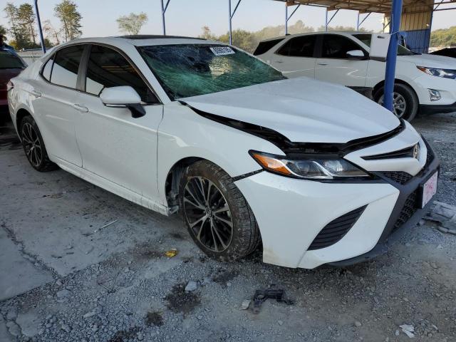 4T1B11HK7JU017000 - 2018 TOYOTA CAMRY L WHITE photo 4