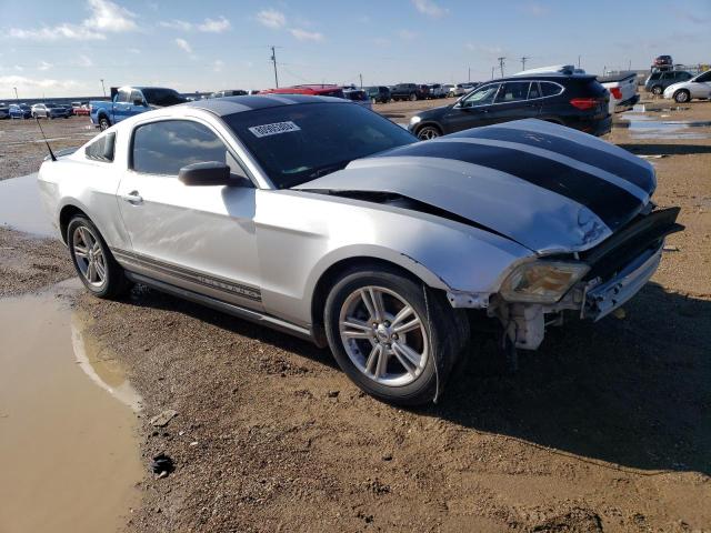 1ZVBP8AM4B5124036 - 2011 FORD MUSTANG SILVER photo 4