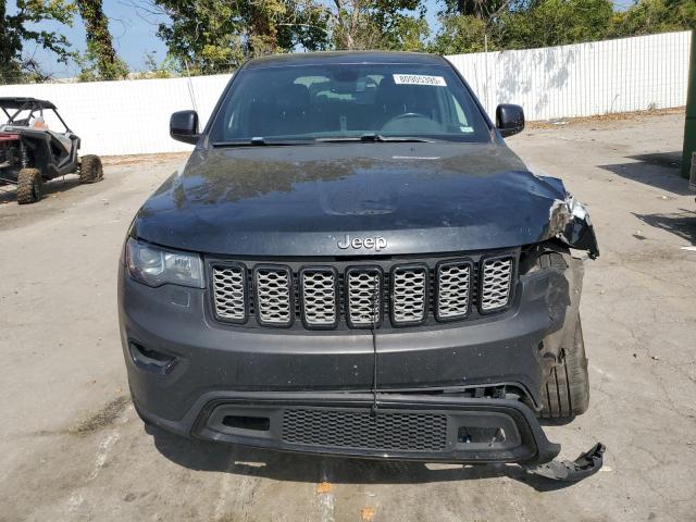 1C4RJFAG5JC376924 - 2018 JEEP GRAND CHEROKEE LAREDO შავი ფოტო 5