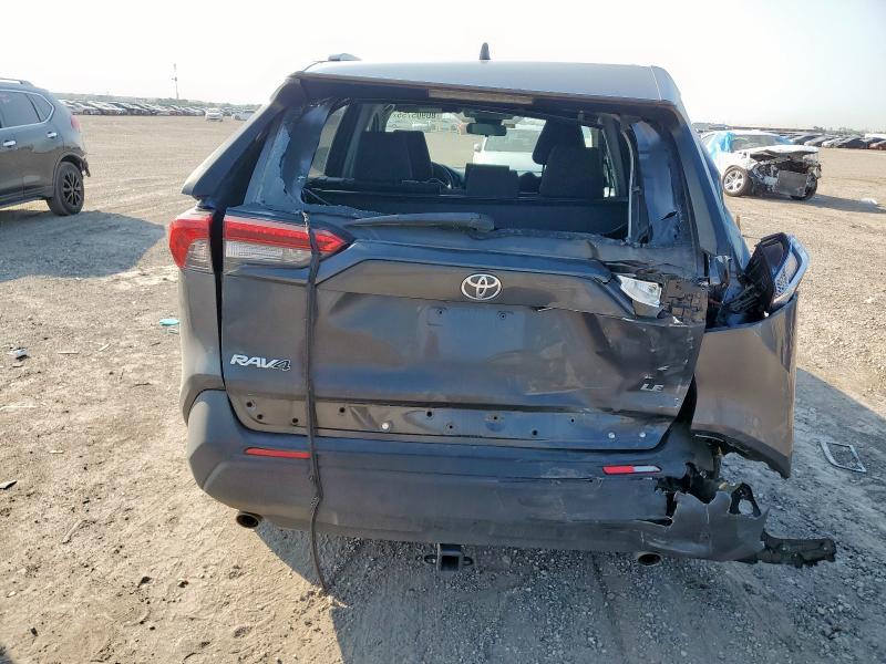JTMH1RFV0KD014399 - 2019 TOYOTA RAV4 LE Сірий фото 6