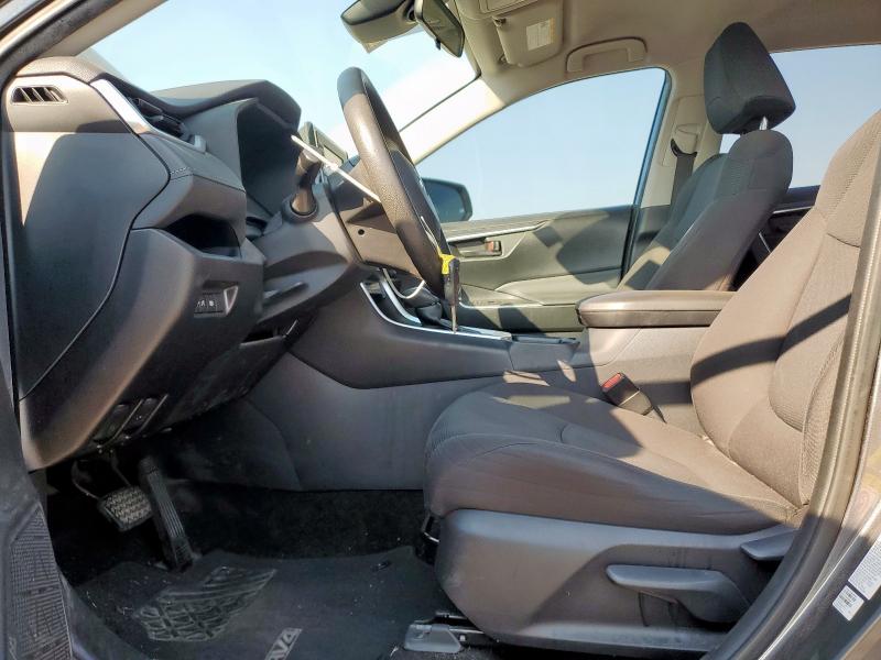 JTMH1RFV0KD014399 - 2019 TOYOTA RAV4 LE Сірий фото 7