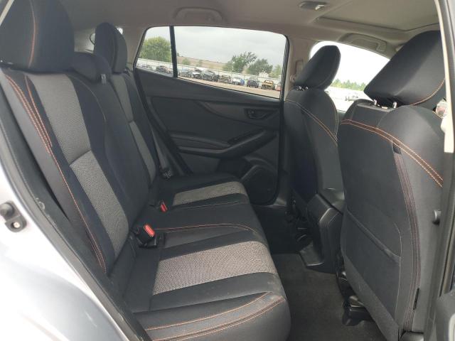 JF2GTACC2JH319129 - 2018 SUBARU CROSSTREK PREMIUM Արծաթագույն լուսանկար 11