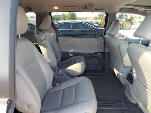 5TDYZ3DC7JS941426 - 2018 TOYOTA SIENNA XLE GRAY photo 11
