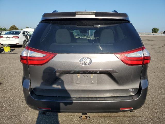 5TDYZ3DC7JS941426 - 2018 TOYOTA SIENNA XLE GRAY photo 6