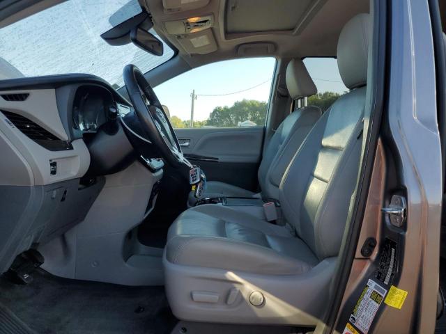 5TDYZ3DC7JS941426 - 2018 TOYOTA SIENNA XLE GRAY photo 7