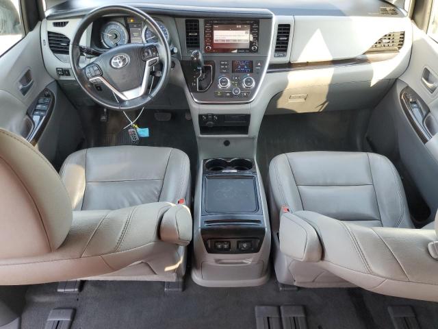 5TDYZ3DC7JS941426 - 2018 TOYOTA SIENNA XLE GRAY photo 8