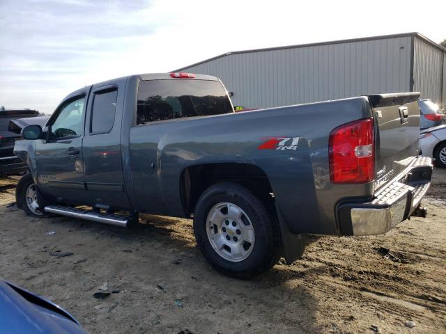 1GCRKSE35BZ453724 - 2011 CHEVROLET SILVERADO K1500 LT GRAY photo 2