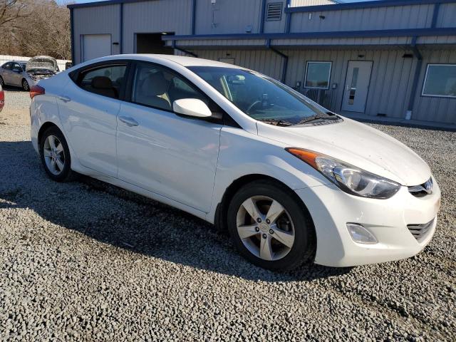 5NPDH4AE6DH406997 - 2013 HYUNDAI ELANTRA GLS WHITE photo 4