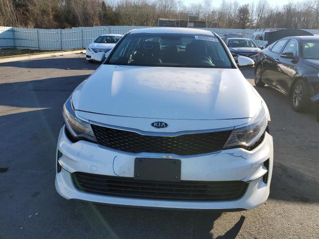 KNAGT4L37G5078045 - 2016 KIA OPTIMA LX WHITE photo 5