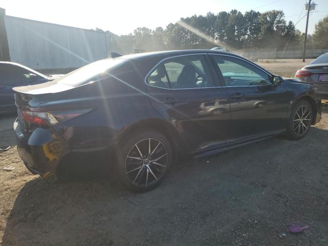 4T1G11AK2NU664734 - 2022 TOYOTA CAMRY SE BLUE photo 3