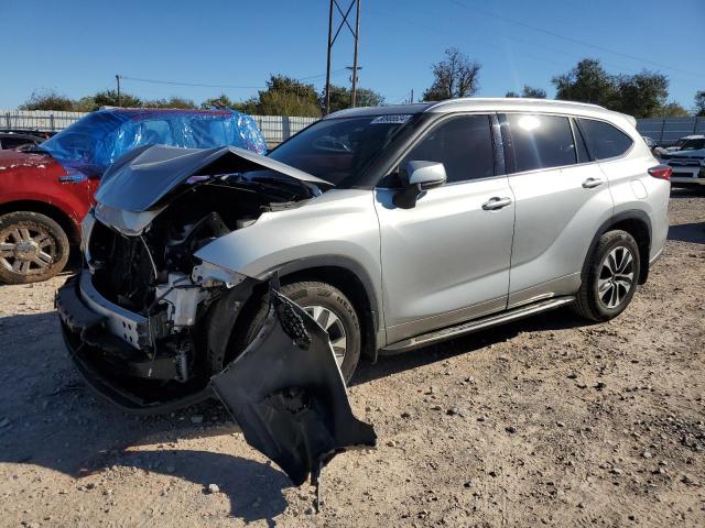 5TDGZRAH0MS056018 - 2021 TOYOTA HIGHLANDER XLE SILVER photo 1