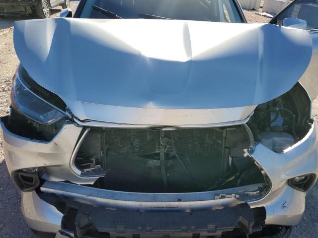 5TDGZRAH0MS056018 - 2021 TOYOTA HIGHLANDER XLE SILVER photo 12