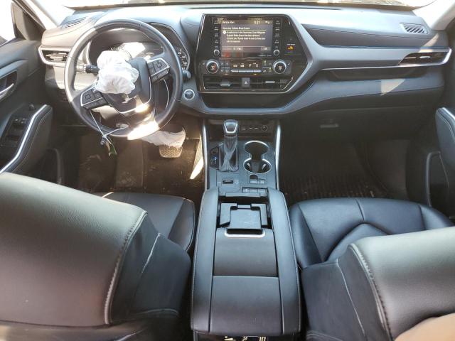 5TDGZRAH0MS056018 - 2021 TOYOTA HIGHLANDER XLE SILVER photo 8