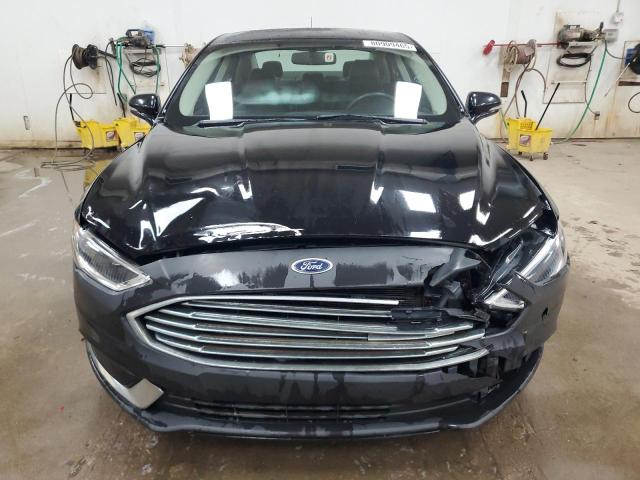3FA6P0HD6JR224068 - 2018 FORD FUSION SE BLACK photo 5