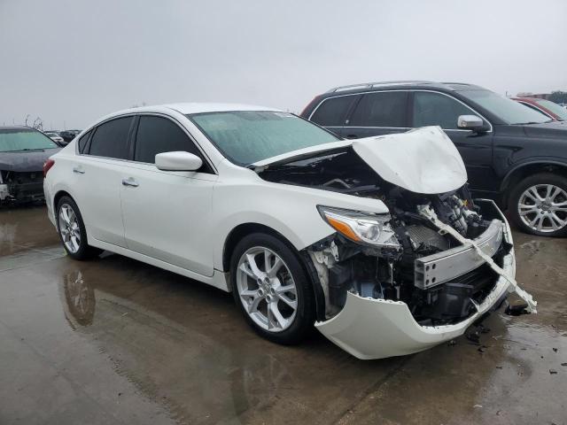 1N4AL3AP4JC299684 - 2018 NISSAN ALTIMA 2.5 WHITE photo 4