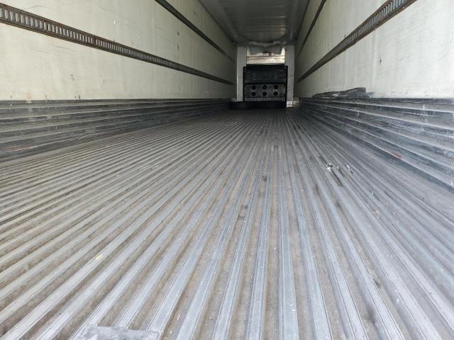 1UYVS2535FM496902 - 2015 UTILITY VS2RA WHITE photo 6