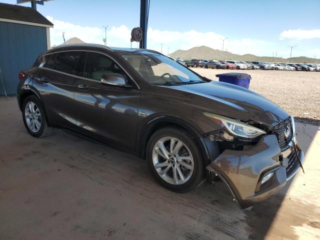 SJKCH5CP7JA044369 - 2018 INFINITI QX30 BASE TAN photo 4
