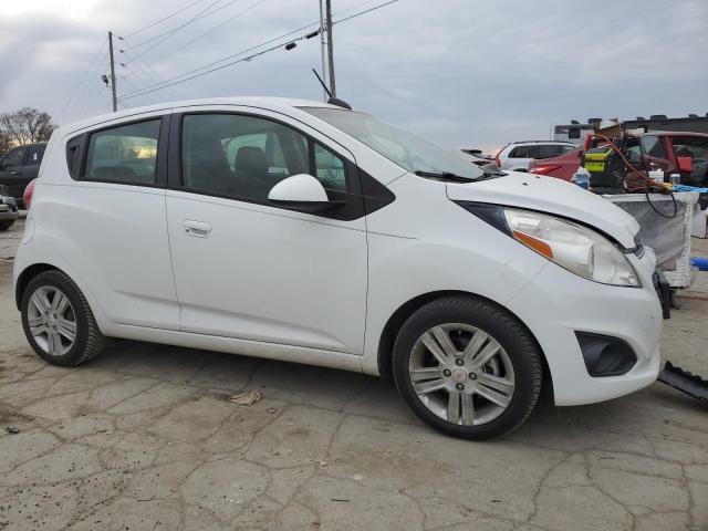 KL8CD6S93FC800050 - 2015 CHEVROLET SPARK 1LT WHITE photo 4