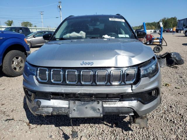 3C4NJDCB8NT200819 - 2022 JEEP COMPASS LIMITED Grau Foto 5