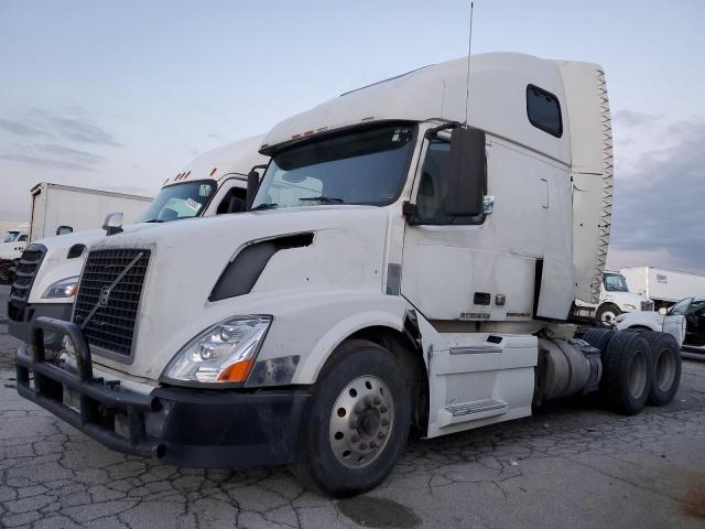 4V4NC9TH56N416533 - 2006 VOLVO VN VNL WHITE photo 2