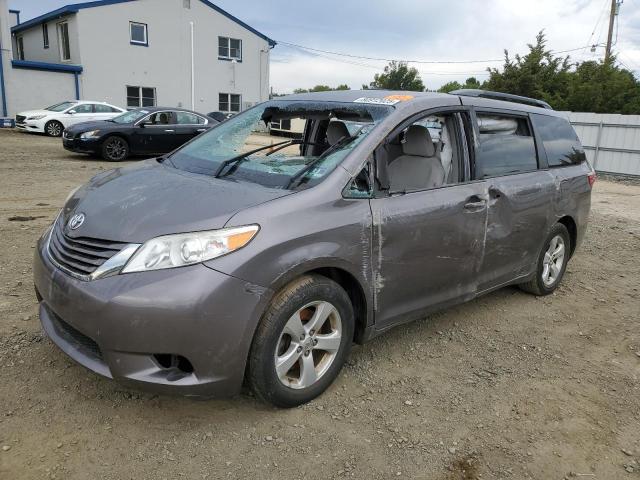 2017 TOYOTA SIENNA LE, 