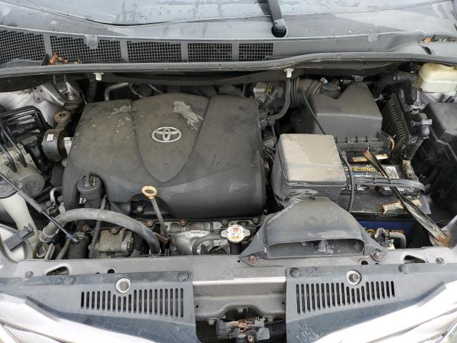 5TDKZ3DC6HS846050 - 2017 TOYOTA SIENNA LE ნაცრისფერი ფოტო 12