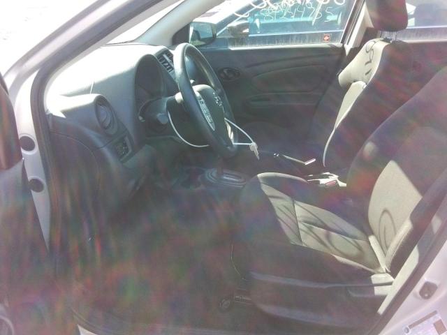 3N1CN7AP7KL815419 - 2019 NISSAN VERSA S Gümüş foto 7